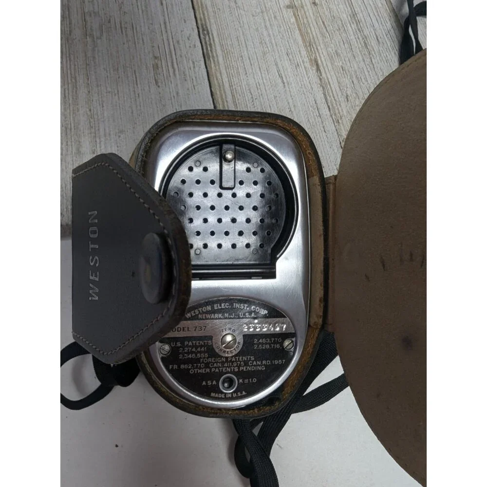 Vintage Weston Master III Universal Exposure Meter Model 737 With Case - Picture 6 of 9